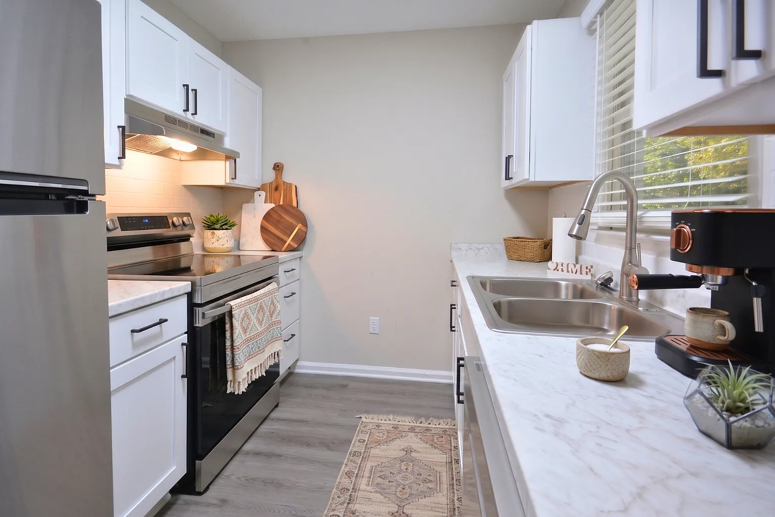 3026 Sherrill Ave — Photo 1