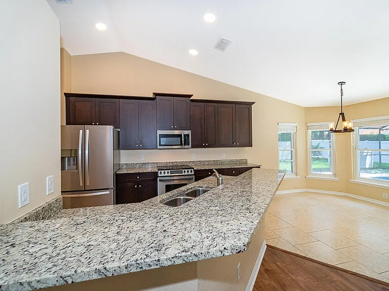 7709 Apple Tree Cir — Photo 11