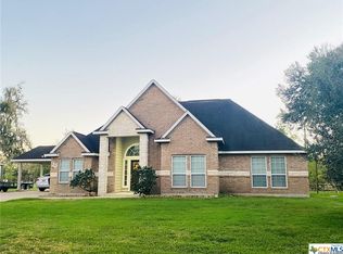 36603 Hondo Rd, Wallis, TX 77485