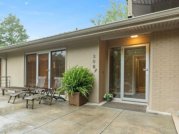 5th image of 208 Alpine Cir