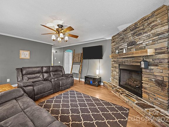 5th image of 184 Danritch Dr