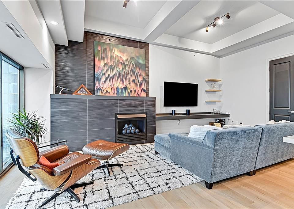 1st image of 1101 Walnut St Unit 1308