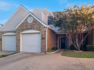 211 Cimarron Trl APT 4, Irving, TX 75063