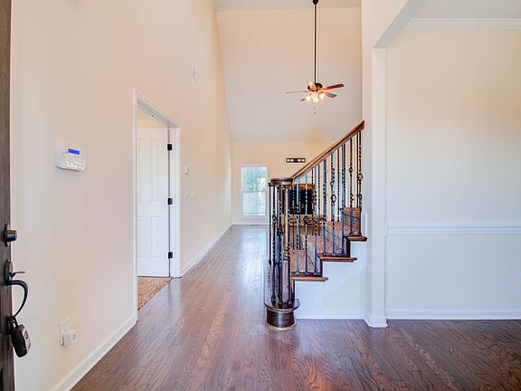 5th image of 528 Larkspur Dr