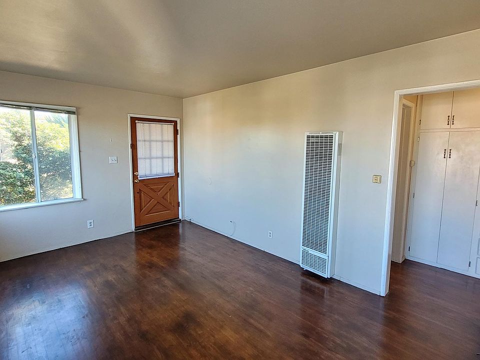 1st image of 119 4th St APT B