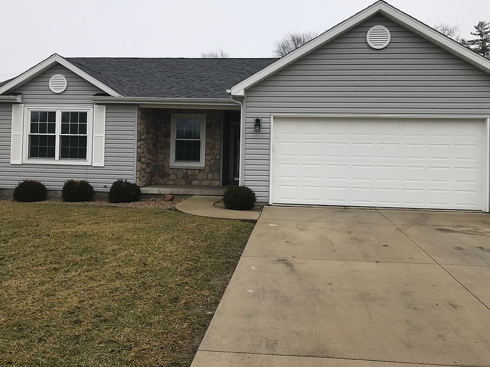 1st image of 200 S Ivy Wood Dr