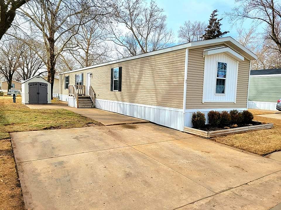 1st image of 4960 S Seneca St Lot 54