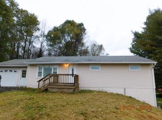 242 Beach Rd, Apalachin, NY 13732