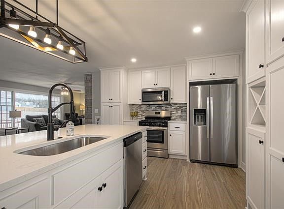 4th image of 4418 NE Carolane St