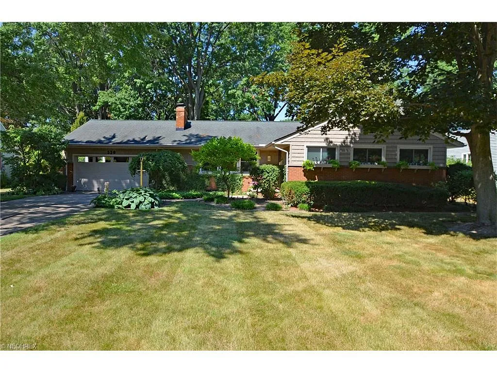 550 Bassett Rd photo 1