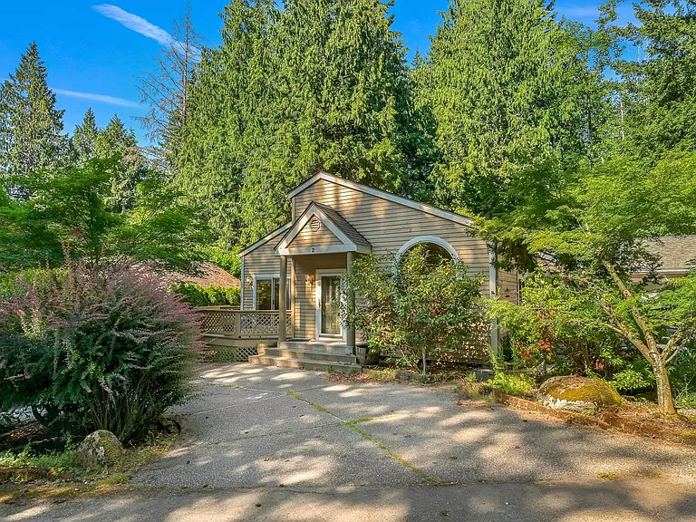 2 Holly View Way — Photo 2