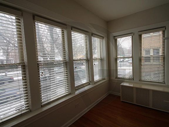 2nd image of 4700 N Winchester Ave #47081