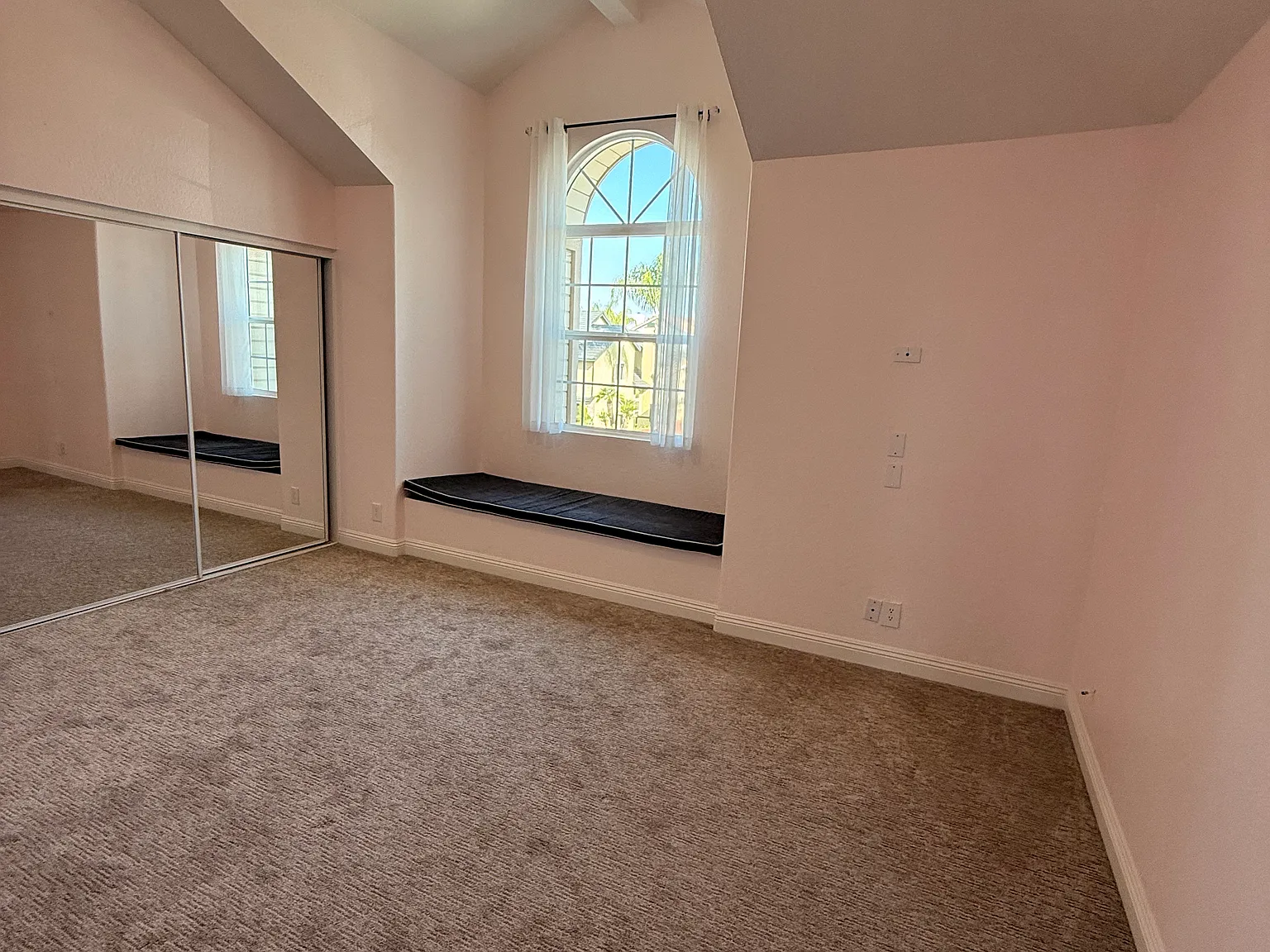 Deaver Dr, Corona — Photo 4