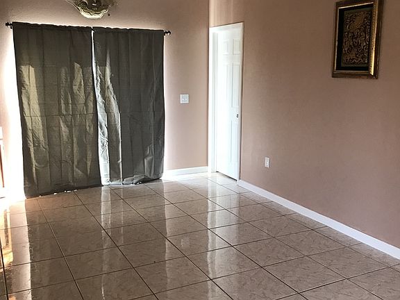 4th image of 510 Carlsbad Dr