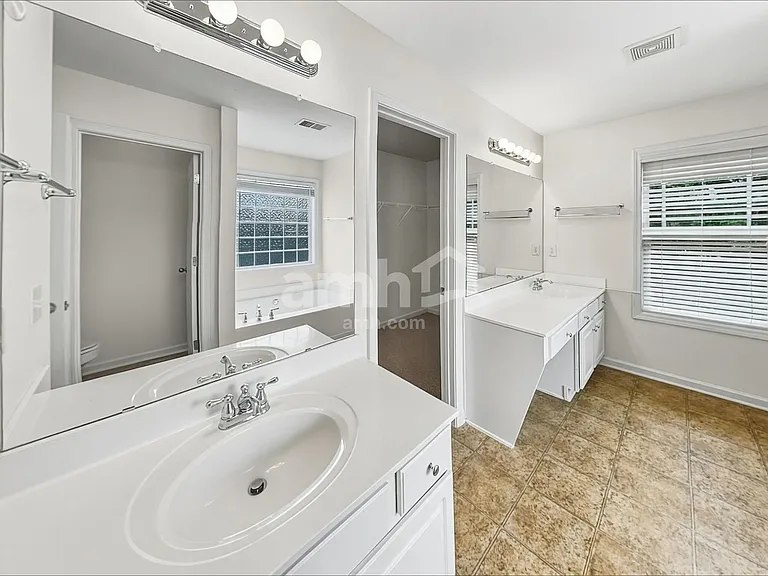 302 Harmony Lake Dr — Photo 14