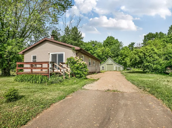 31698 Cedar Crest Trl NE, North Branch, MN 55056