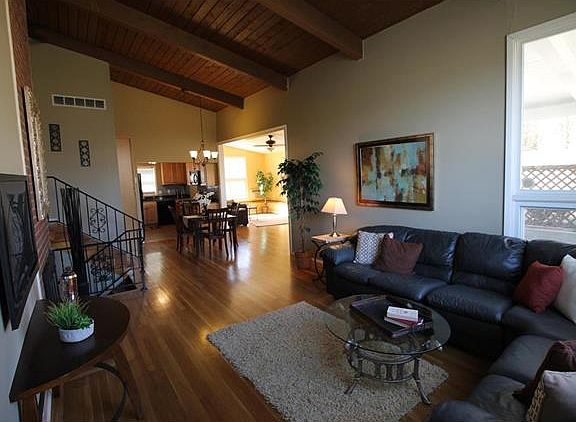 3rd image of 509 Hickory Hollow Ln