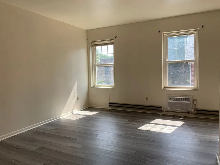 1140 Edgar Ave — Photo 6