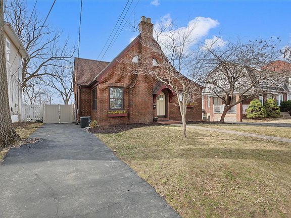 3rd image of 1717 Boneta Ave