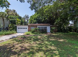 221 Ellamar Rd, West Palm Beach, FL 33405