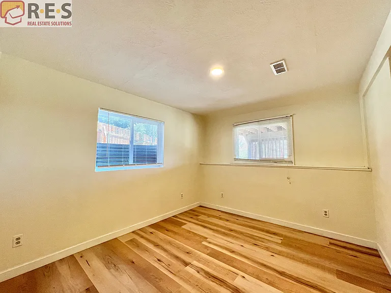 2739 Straus Ln — Photo 13