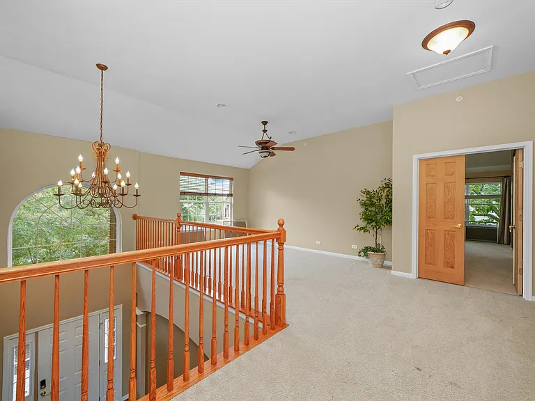 5670 Brentwood Dr — Photo 28