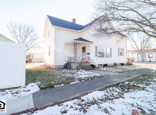 209 1/2 E 17th St, Auburn, IN 46706