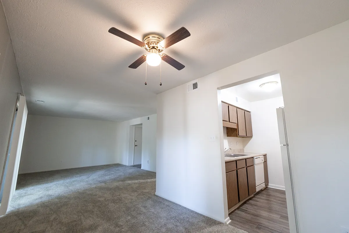 2 Bedroom Floorplan at Woodlake Apartments - Woodlake