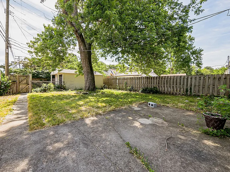 113 S Minerva Ave — Photo 34