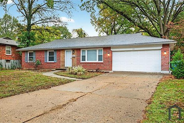1st image of 23 Colchester Dr