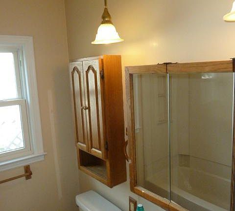 5th image of 1802 Tamarack Ave NW