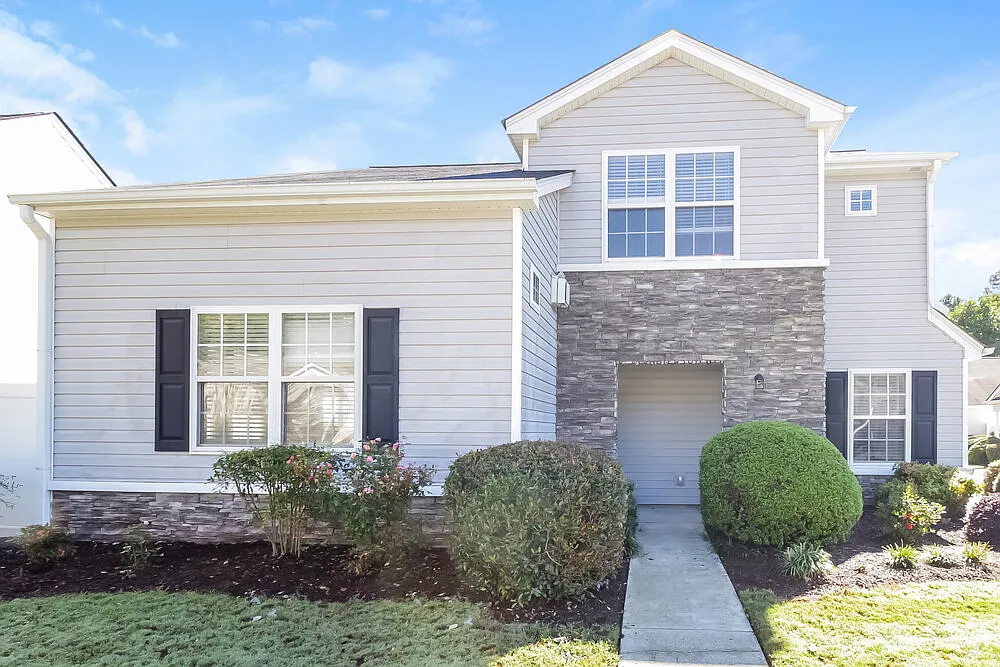 3 bed, 2.5 bath, 1271 sqft, $2,155 — Photo 1
