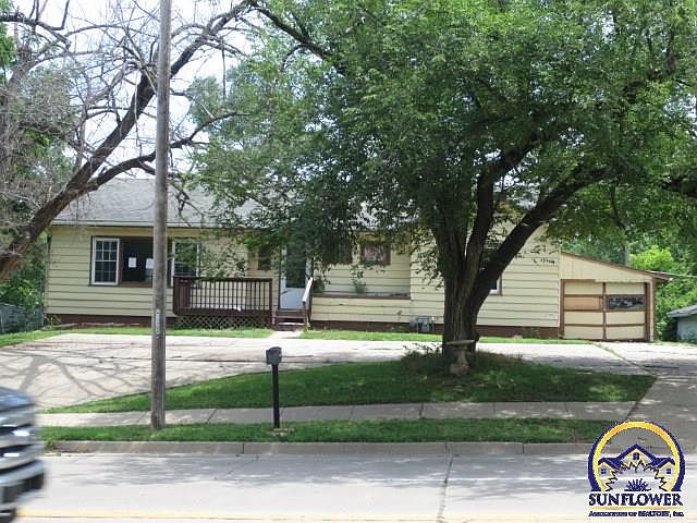 1st image of 2520 SW Washburn Ave