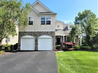 3 Hay Barrick Rd, Whitehouse Station, NJ 08889