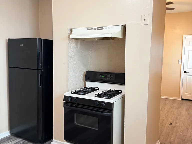 529 Wilson St — Photo 6