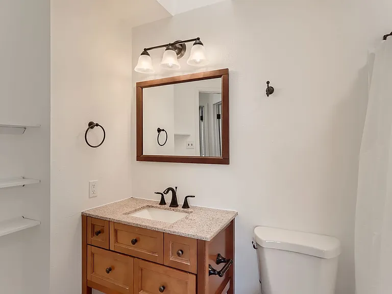 2046 Sumac St — Photo 22