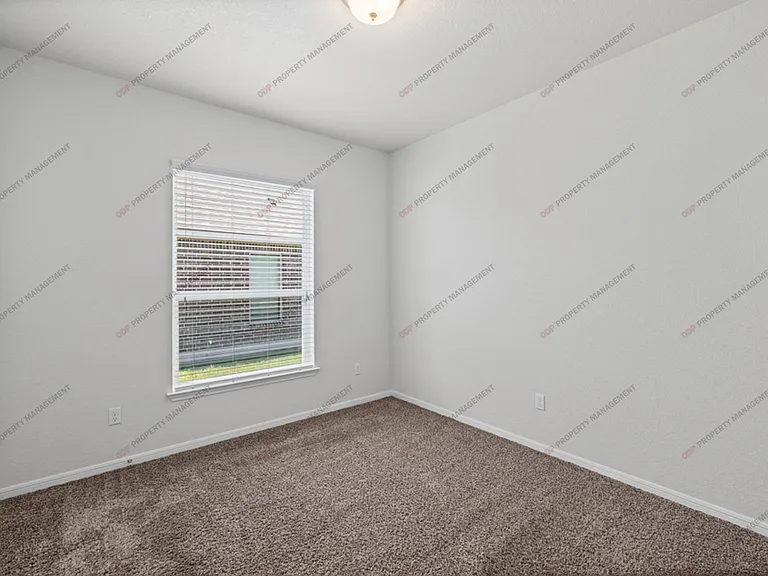 516 Cross Dr — Photo 6