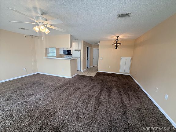 5th image of 135 S Spring View Dr