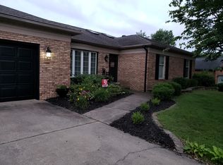 5800 Fiesta Dr, Newburgh, IN 47630