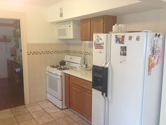 2nd image of 9908 Armitage Ave