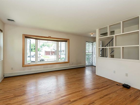 3rd image of 68 Douglas Dr