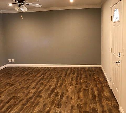 2nd image of 11470 Moorpark St APT 3