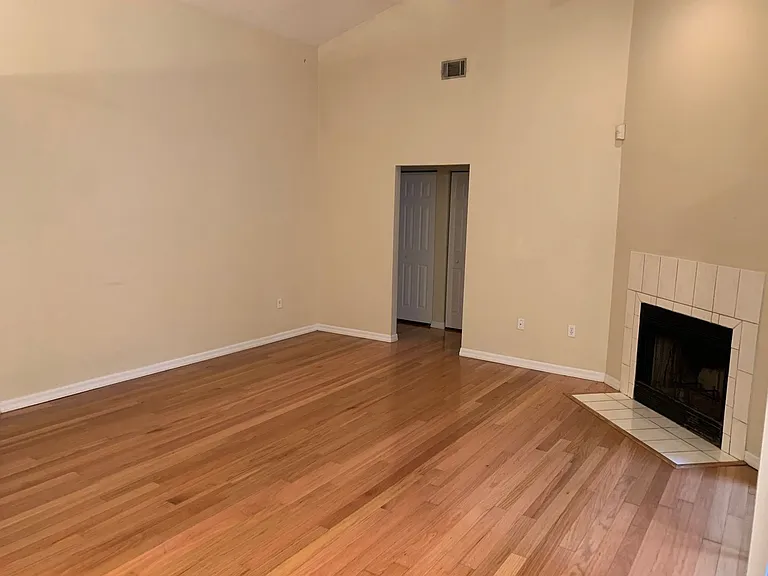 10617 SW 55th Pl — Photo 6