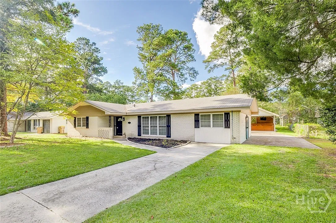 3 bed, 2.0 bath, 1663 sqft, $2,200 — Photo 2