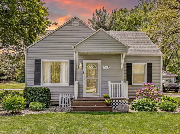 542 E Michigan St, New Carlisle, IN 46552