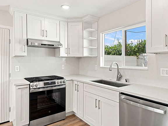 3rd image of 16595 Lucia Ln