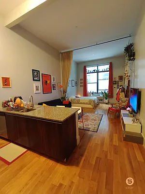 Rented by City Vista Inc | media 22