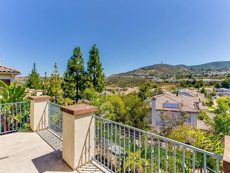 1530 Brookside Ct — Photo 3