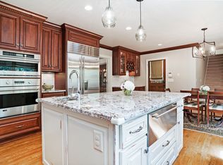 325 Aldenshire Pl, Sandy Springs, GA 30350