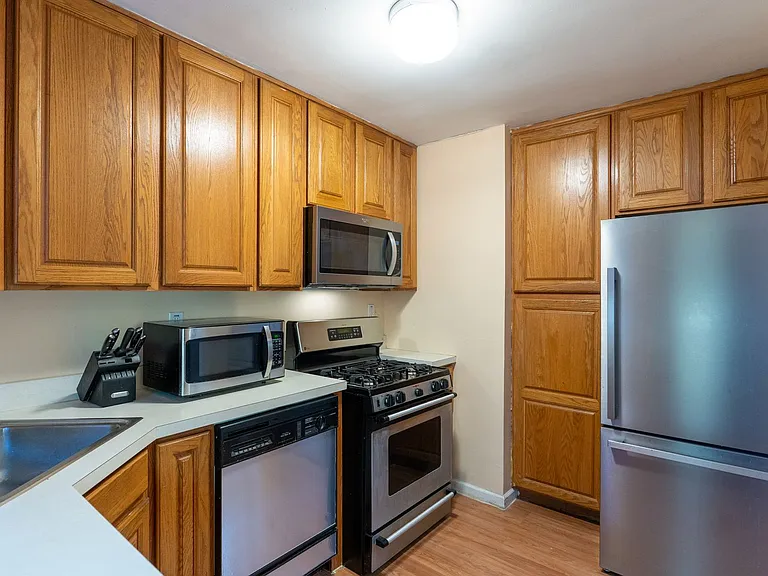 7101 Dorel St — Photo 12